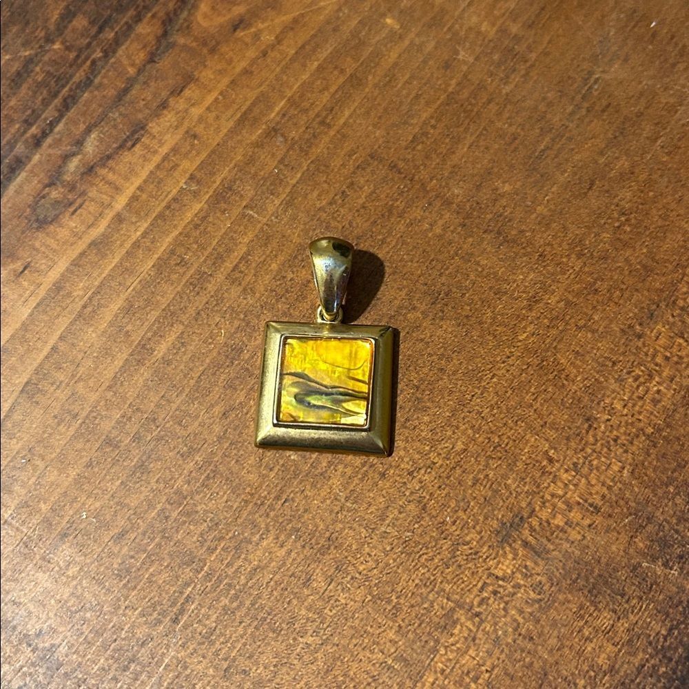 Vintage Gold Square Pendant Necklace Abalone Inlay Green Yellow Shell Geometric - Picture 2 of 3